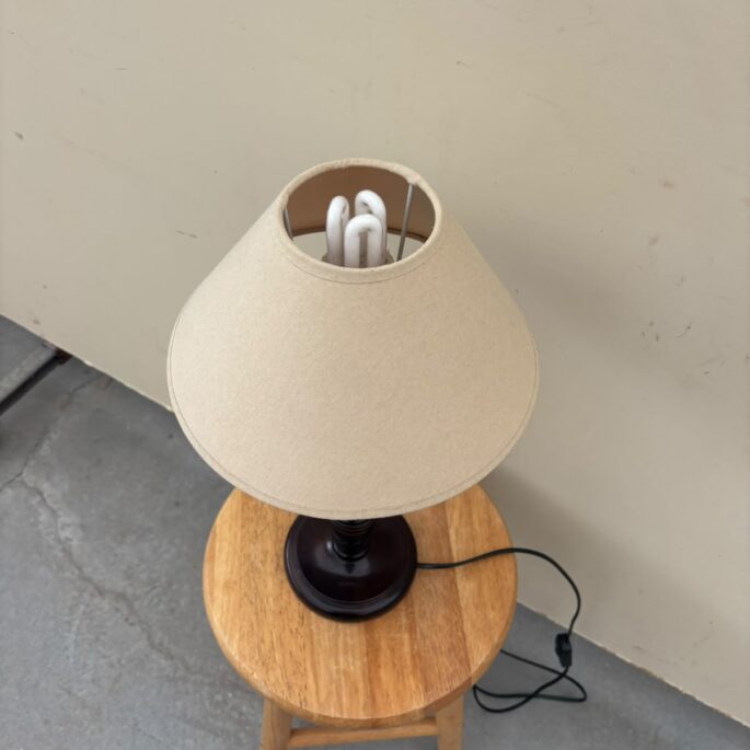 Galda lampa (prece uz pasūtījumu)
