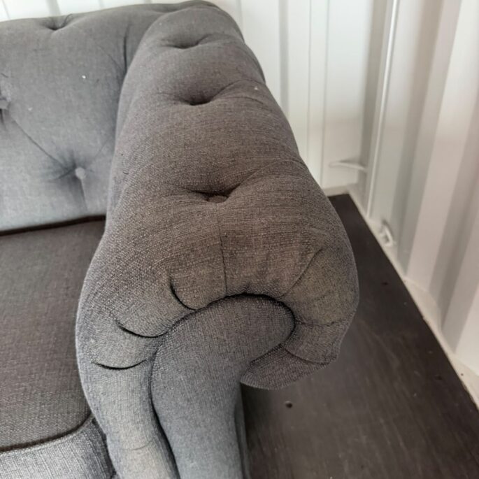 Pelēks auduma atpūtas krēsls (Prece uz pasūtījumu)