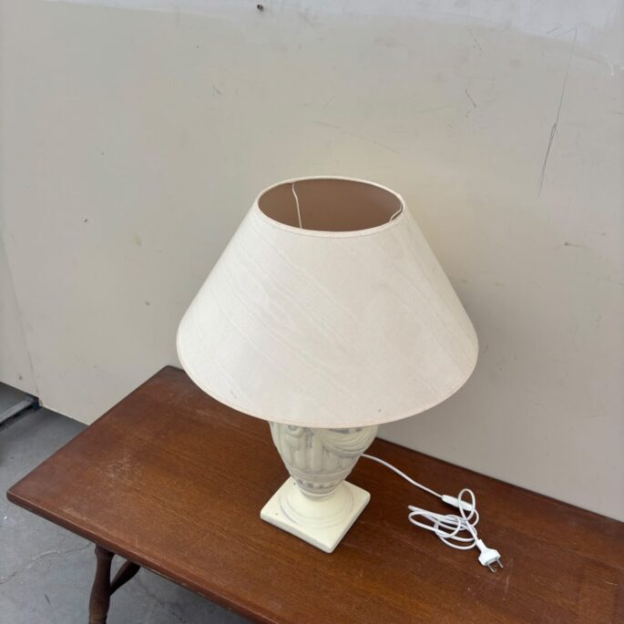 Galda lampa (prece uz pasūtījumu)