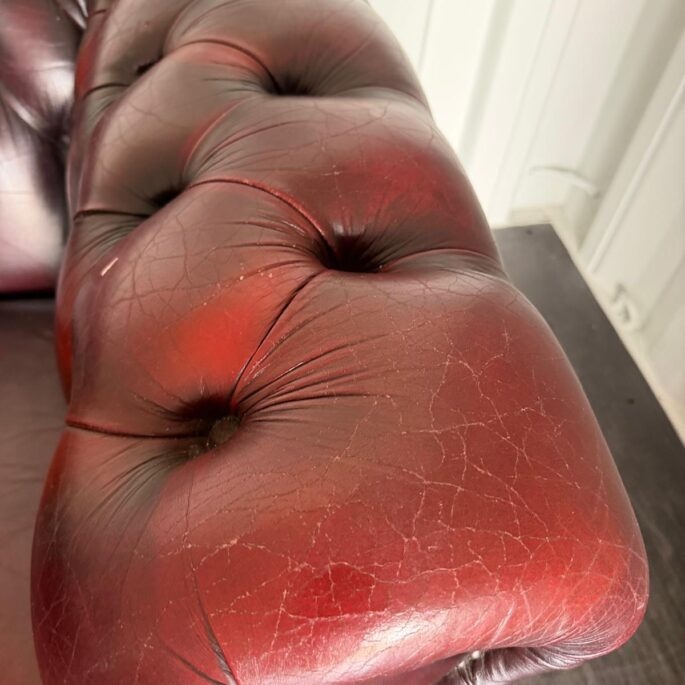 Chesterfield stila ādas atpūtas krēsls (prece uz pasūtījumu)