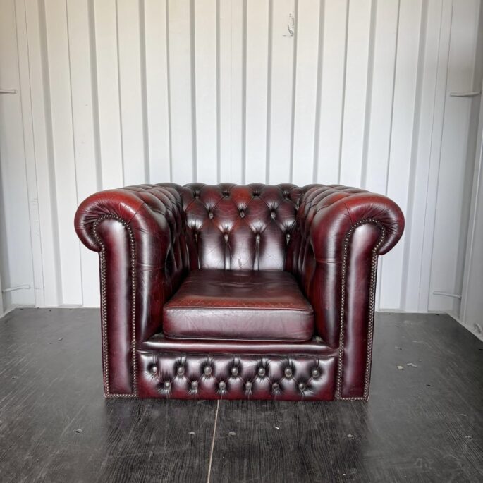 Chesterfield stila ādas atpūtas krēsls (prece uz pasūtījumu)