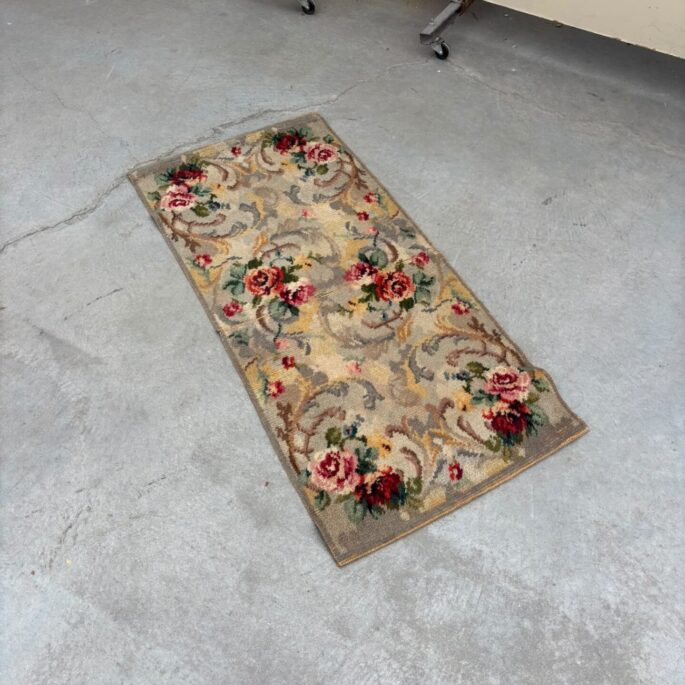 Paklājs ar ziedu rakstu (57 x 119 cm) (prece uz pasūtījumu)