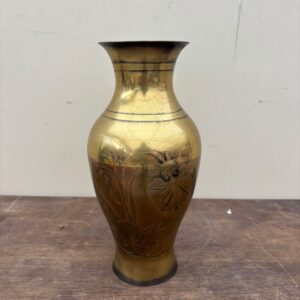 Metāla vāze (prece uz pasūtījumu)
